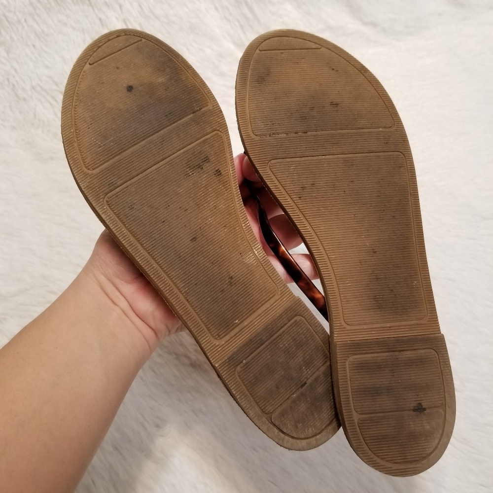 OLD NAVY | Leopard Print Flip Flops - Picture 2 of 2